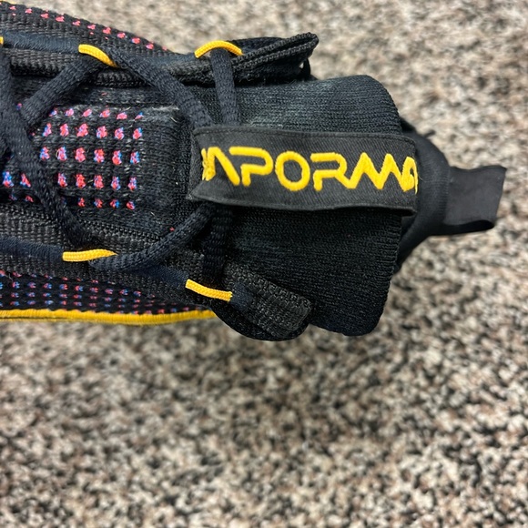 Size 7 Womens 8.5 Nike Air Vapormax Flyknit 2021 Black Blue Red DV2198-001 New - Picture 2 of 6